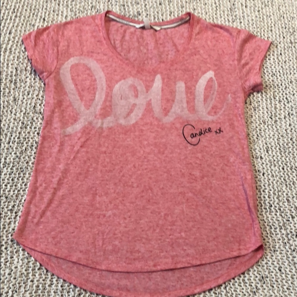 VS pink tee